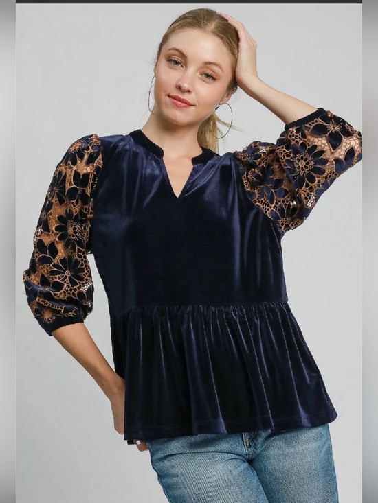 Umgee Tops - Umgee *NEW* Crushed Velvet & Lace Navy Blue Baby Doll 3/4 Sleeve Top. Size L